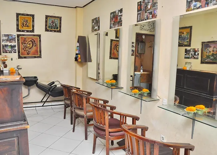 Astiti Guest House Salon And Spa